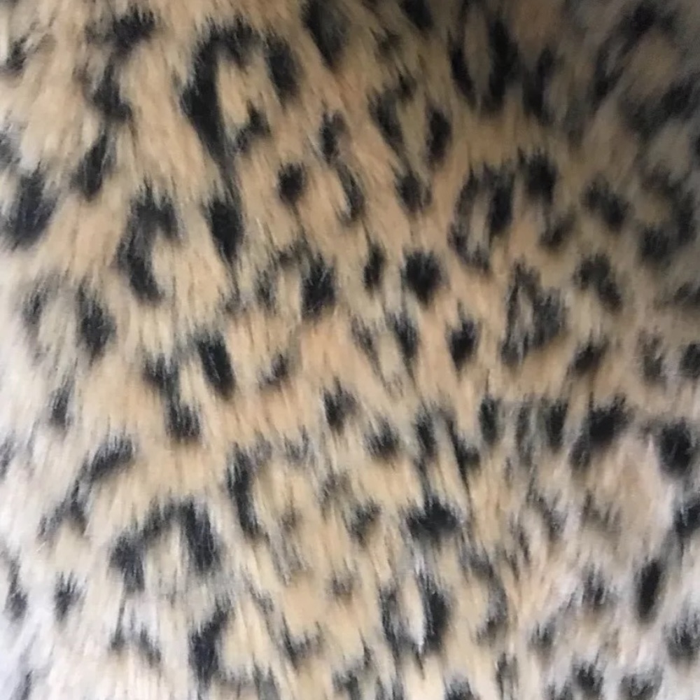 H&M girls faux fur leopard vest sz 10–11 - Picture 4 of 5